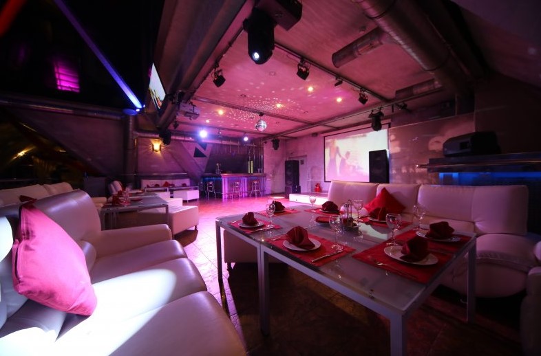 зал для выступлений артистов для развлечений в Москве